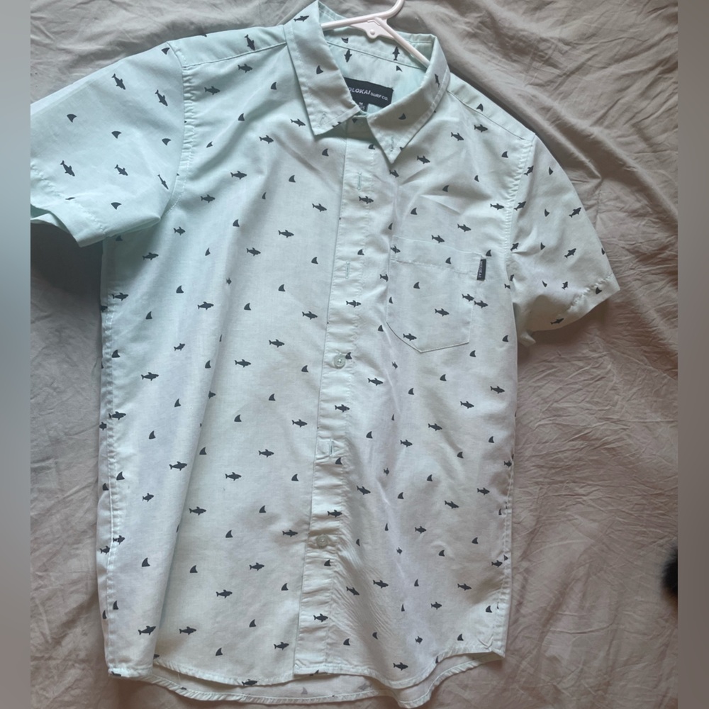 Molokai Surf Co Sharks Mint Button Down M Boys Shirts